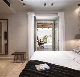 5 bedroom villa with indoor and outdoor pool in Chania town, sleeps 10